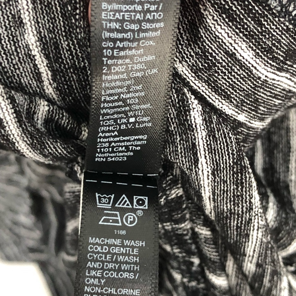 Athleta Charcoal Stripe Scoop V-Neck Short Sleeve Breezy Tee Top Size Large - Picture 8 of 15